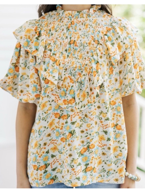 entro Tops - NWT entro Boutique Floral Smocked Ruffle Blouse - Cream Sz S M L